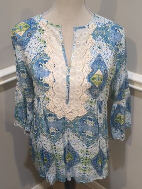 Umgee Women’s Blue & Green Lace-Trim Tunic Top